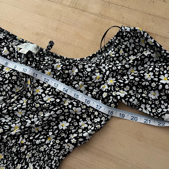 Jun & Ivy cropped Boho blouse size Large - Picture 3 of 9